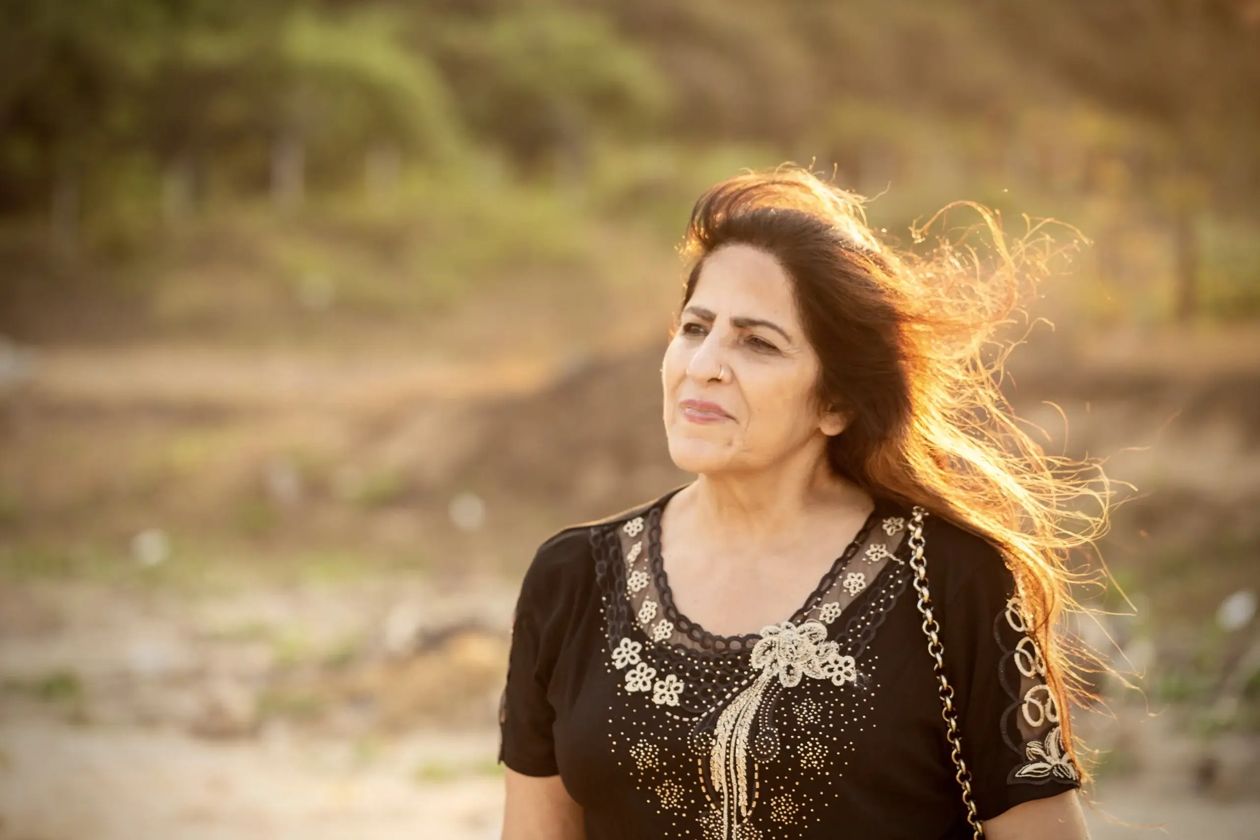 Indian woman in her 40s experiencing early signs of menopause and perimenopause