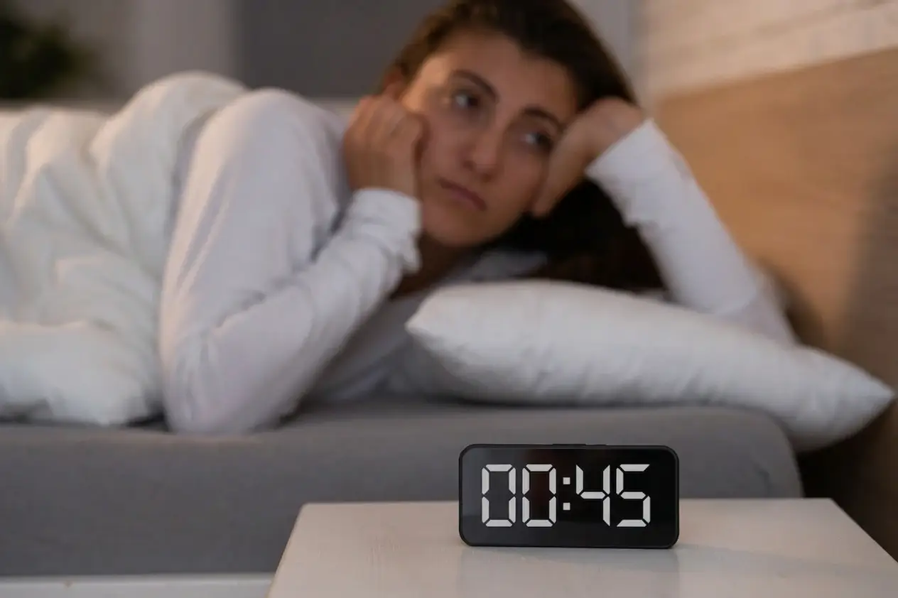 Melatonin vs Progesterone: Sleep Problems During Perimenopause
