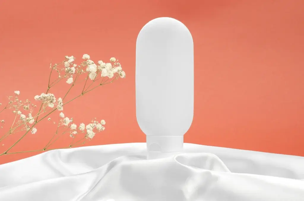 Discover how to choose the best lubricant for older women, understand different types, improve comfort, reduce vaginal dryness, and enhance intimacy after menopause.